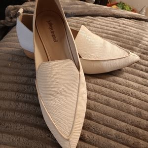 JEFFREY CAMPBELL UNIQUE HEEL